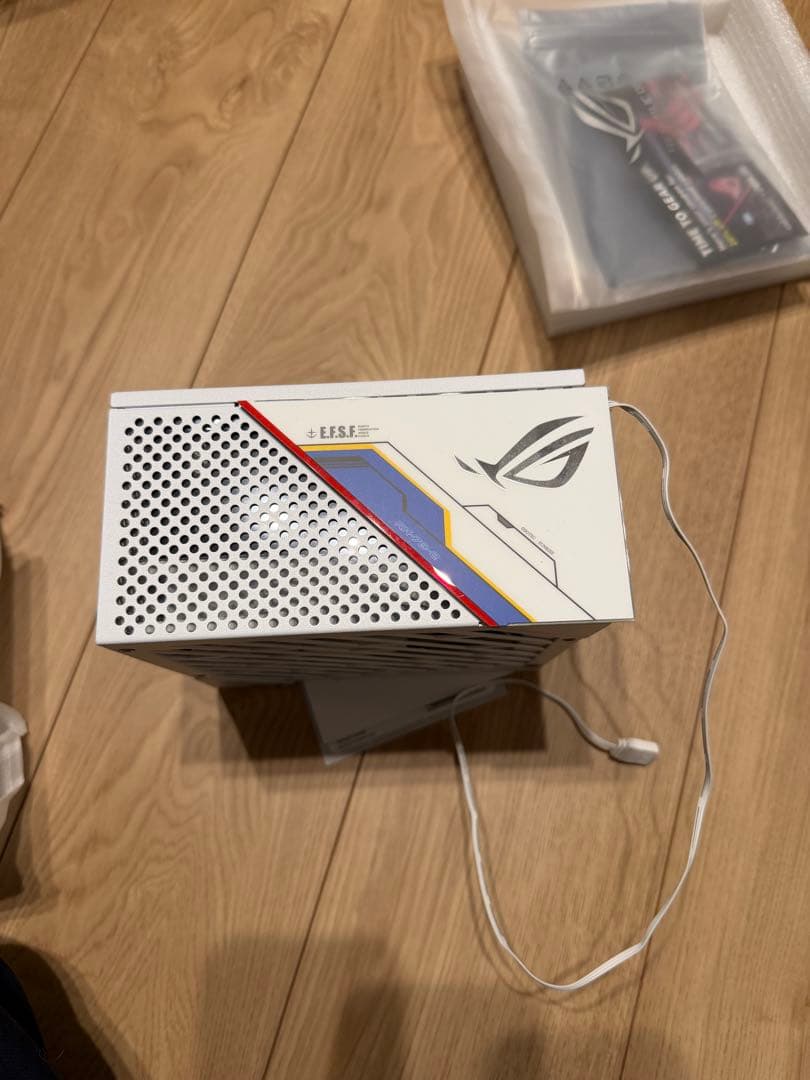 電源ユニット ROG STRIX 850W GANDAM EDITION