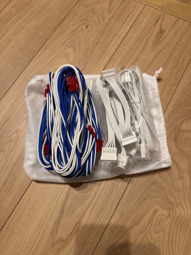 電源ユニット ROG STRIX 850W GANDAM EDITION