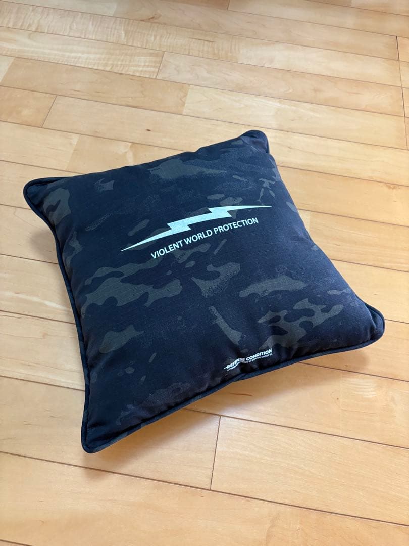 小物 defcon pillow vans syndicate supreme