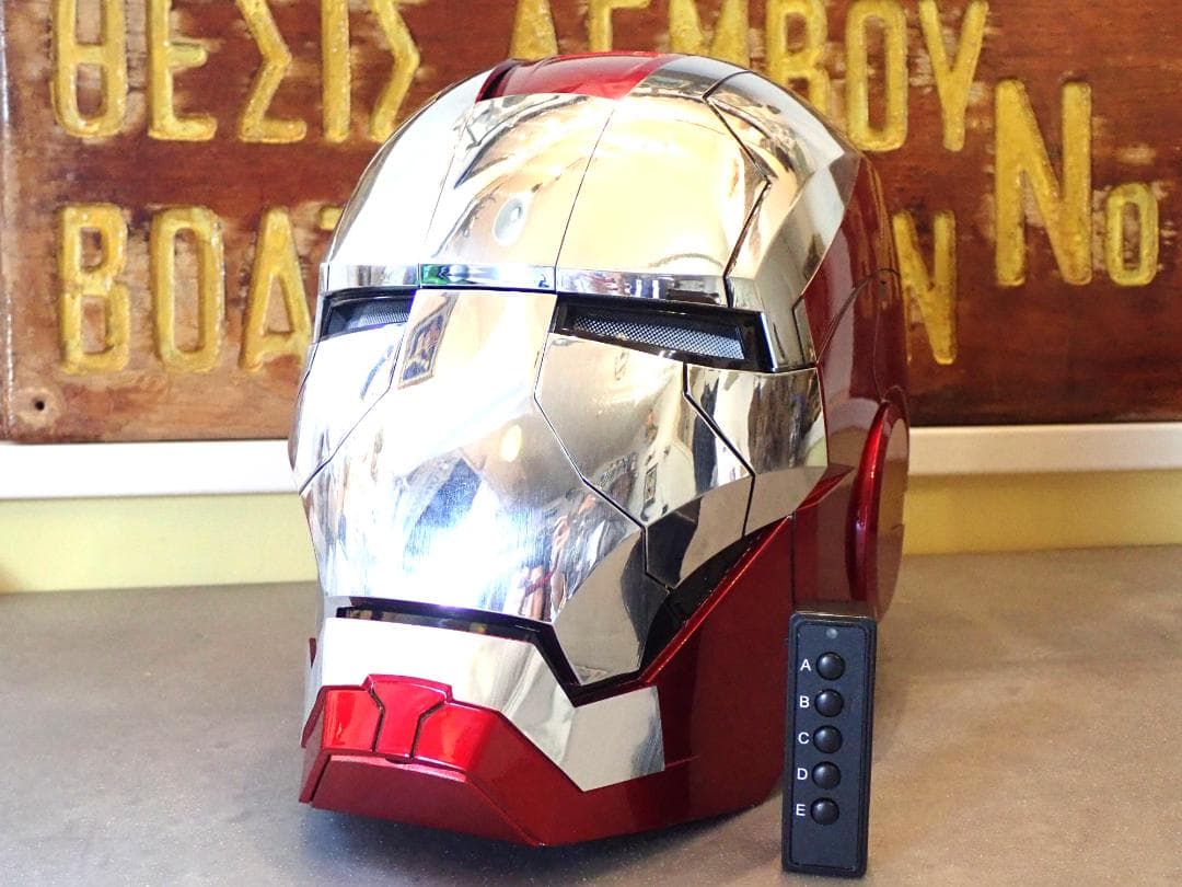 アイアンマン ヘルメット LED付き 自動開閉リモコン付属1：1