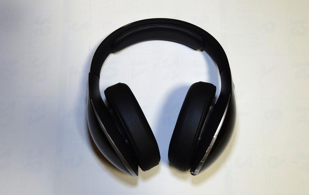 【完動・美品】メルセデス・ベンツ ワイヤレスヘッドホン A2235850100