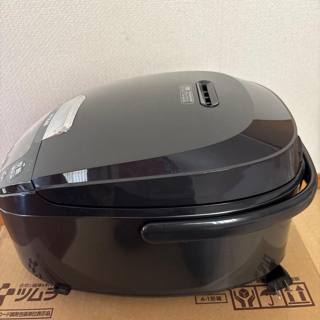 タイガー炊飯器5.5合　 　 　　　　jpwー10E3