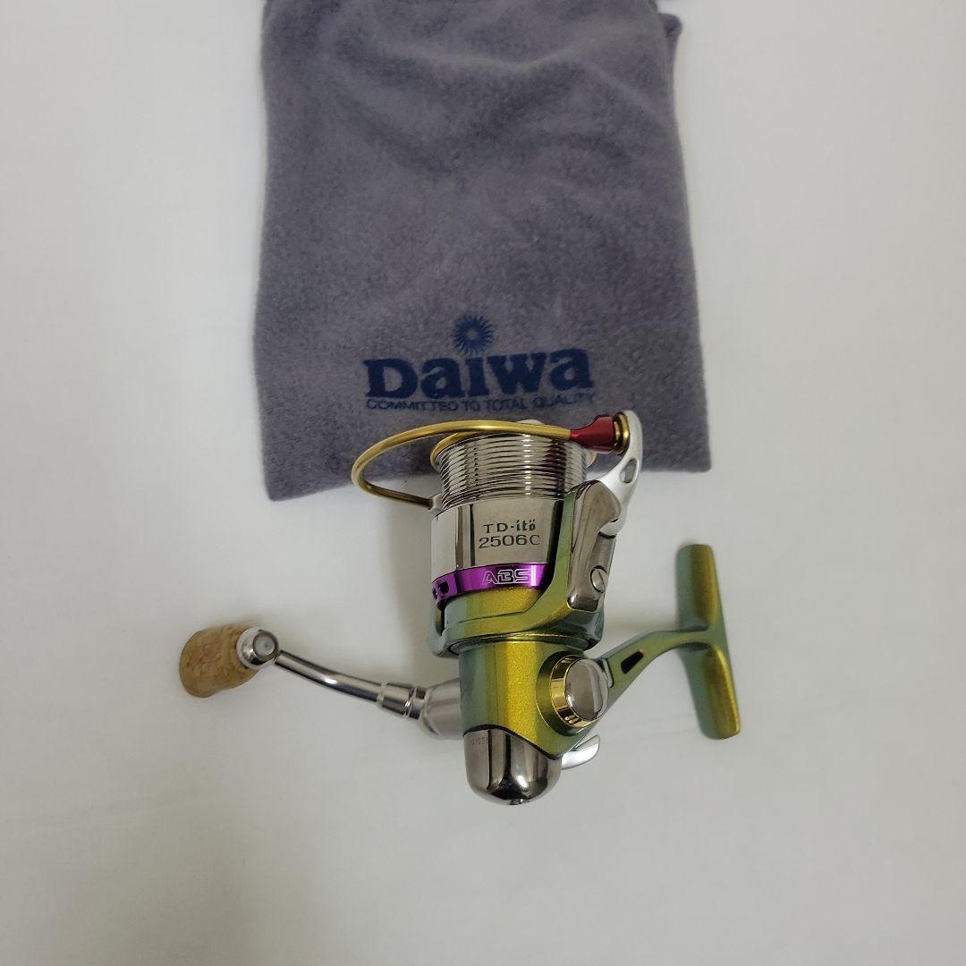 DAIWAコラボ メガバススピニングリールTD-ito 2506C 限定生産品