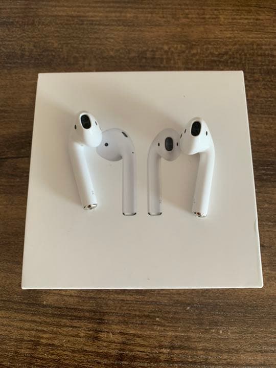 純正品Apple AirPods第二世代　イヤホンLRのみ