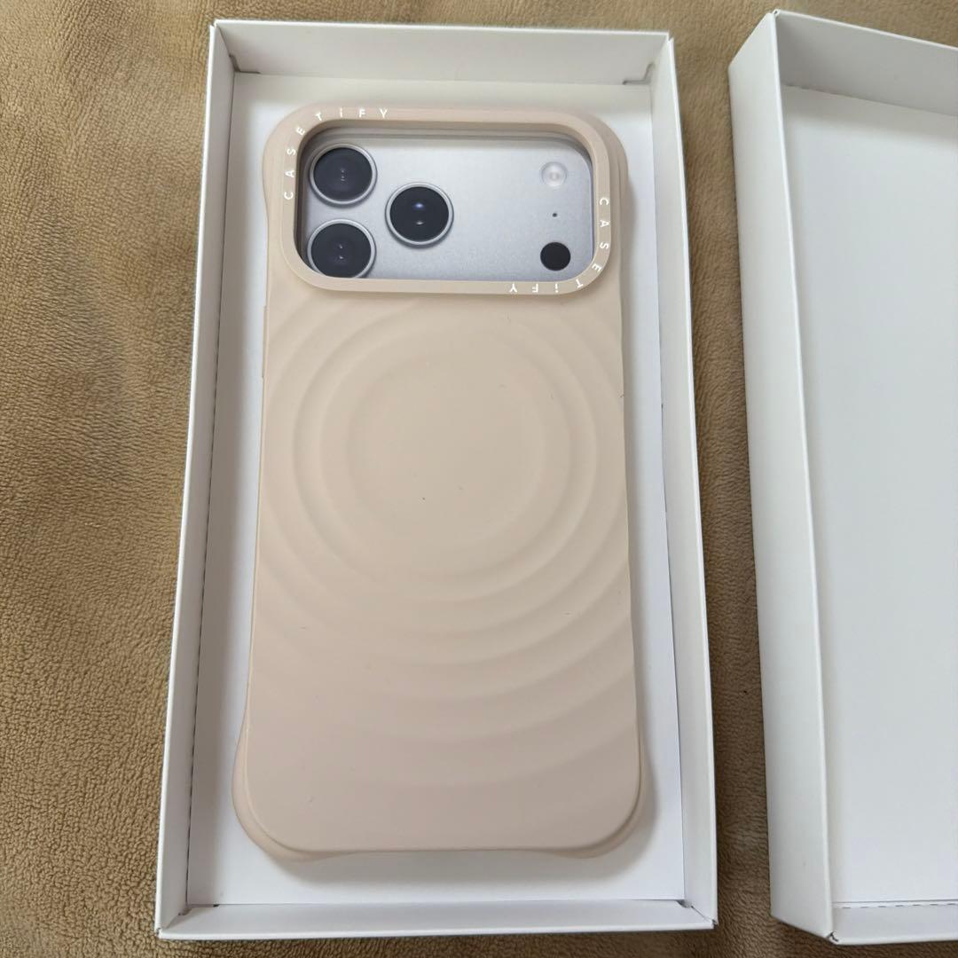 CASETiFY ウェーブシリコンケース iPhone17promax オーツ