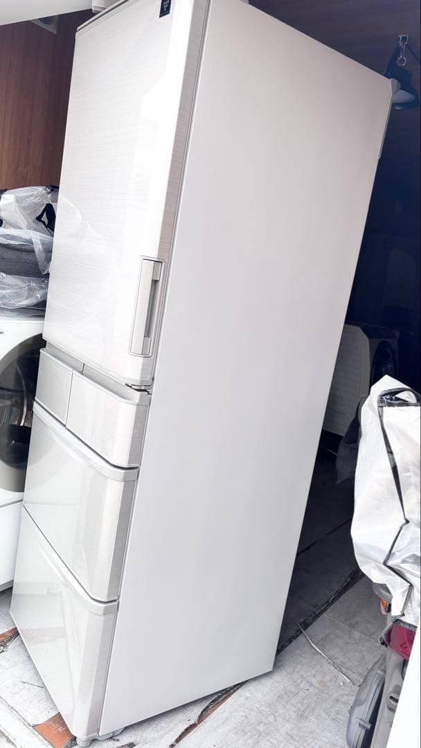 冷蔵庫　SHARP 大型　2019年製　送料設置無料