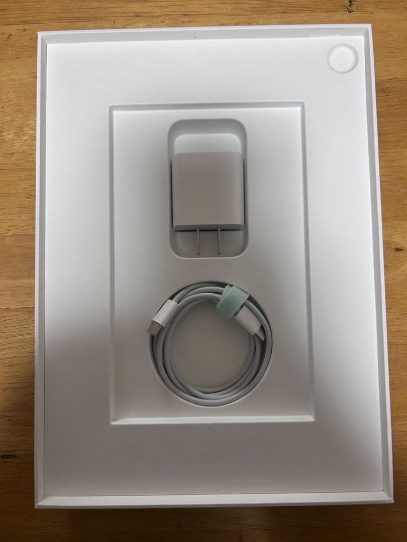 iPad Air 第５世代 (M1) 64GB / Wi-fiモデル