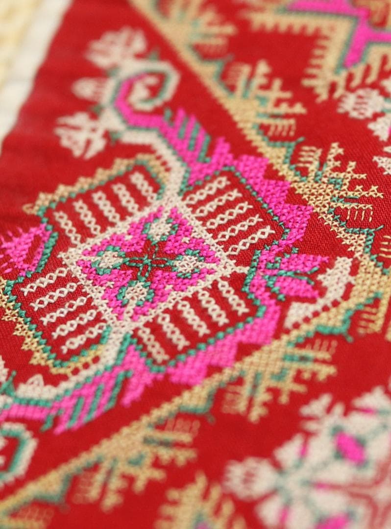 ミャオ族 伝統挑花刺繍 太陽生長紋×花樹文様 手仕事 アンティーク古布 民藝