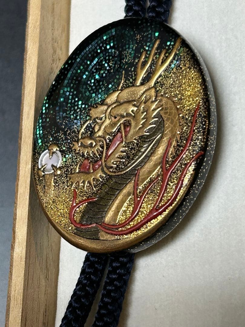 江戸琳派蒔絵師　永真作　昇龍吉祥高蒔絵　江戸鼈甲のループタイ