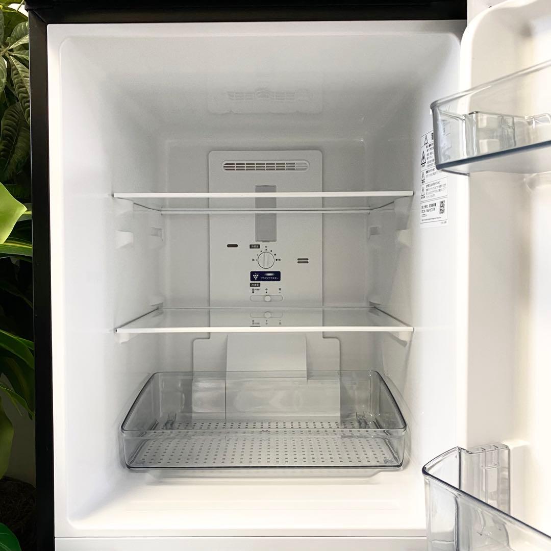 人気のブラックガラスドア！かなりカッコいい！どっちも付け替え♪冷凍冷蔵庫152L