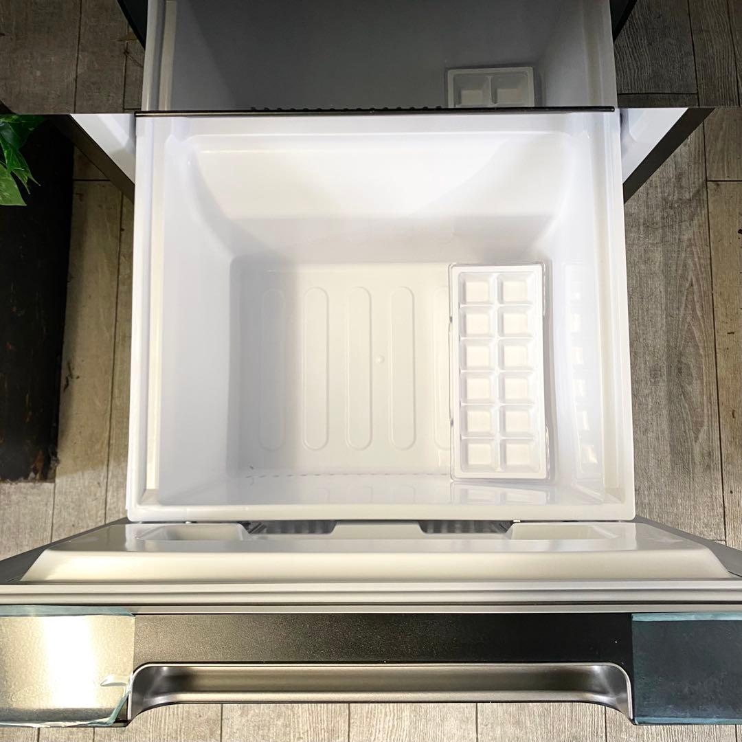 人気のブラックガラスドア！かなりカッコいい！どっちも付け替え♪冷凍冷蔵庫152L