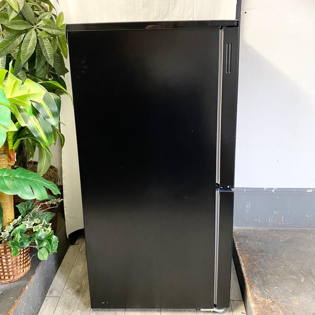 人気のブラックガラスドア！かなりカッコいい！どっちも付け替え♪冷凍冷蔵庫152L