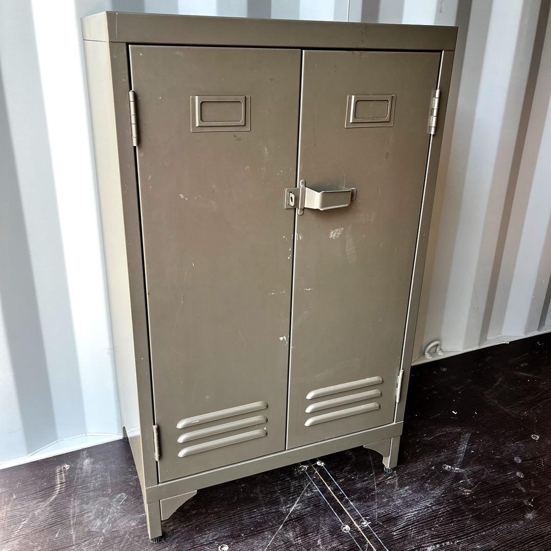 取付無料！ウニコ ファンク ロッカー風レトロデザイン カーキスチールキャビネット