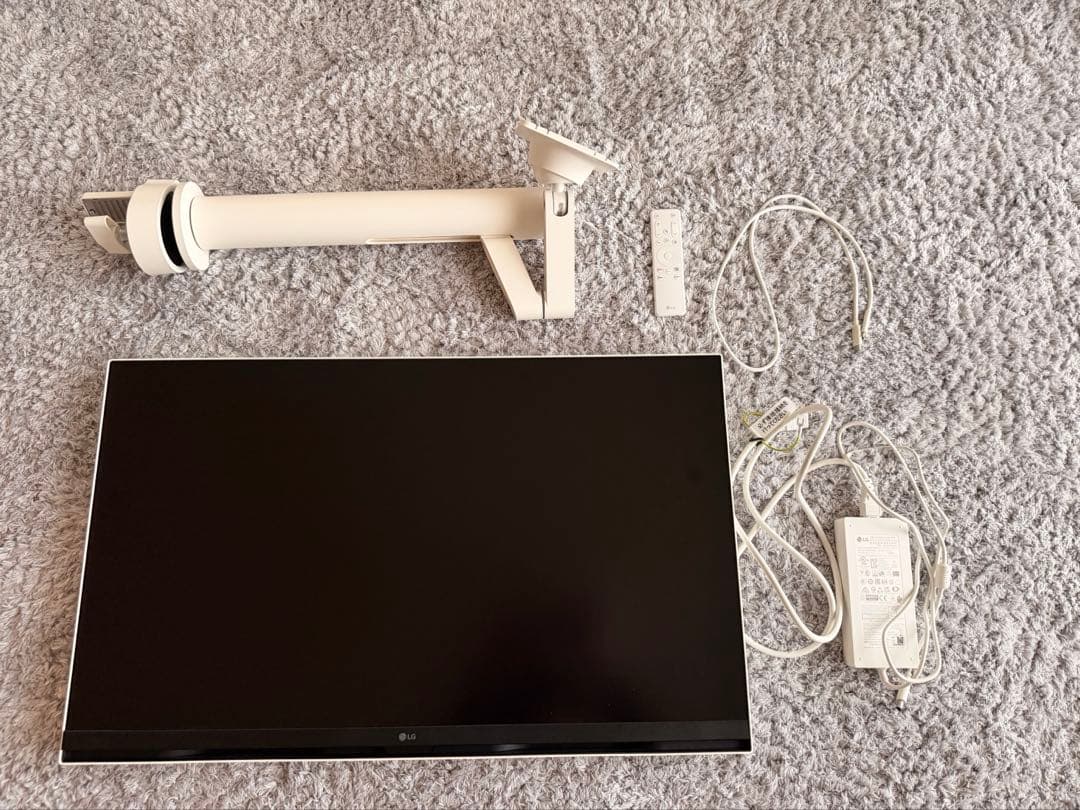 LG 32SQ780S-B 31.5インチ スマートモニター　4K USB-C