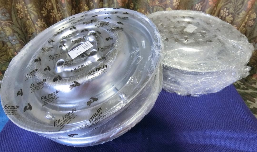 ベスパ Vespa 50/100用ホイール 2個セット　新品未使用品