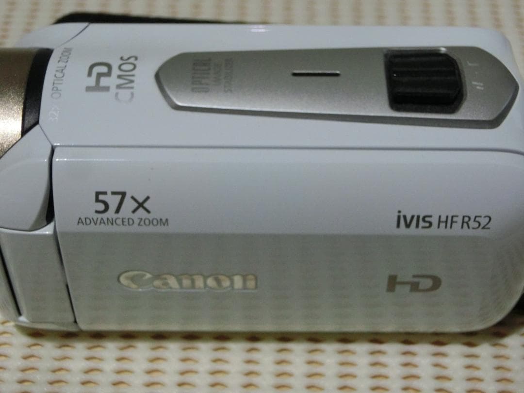 m*i様 ビデオカメラ　キャノン　iVIS HF R52　バッグ他付属品付き