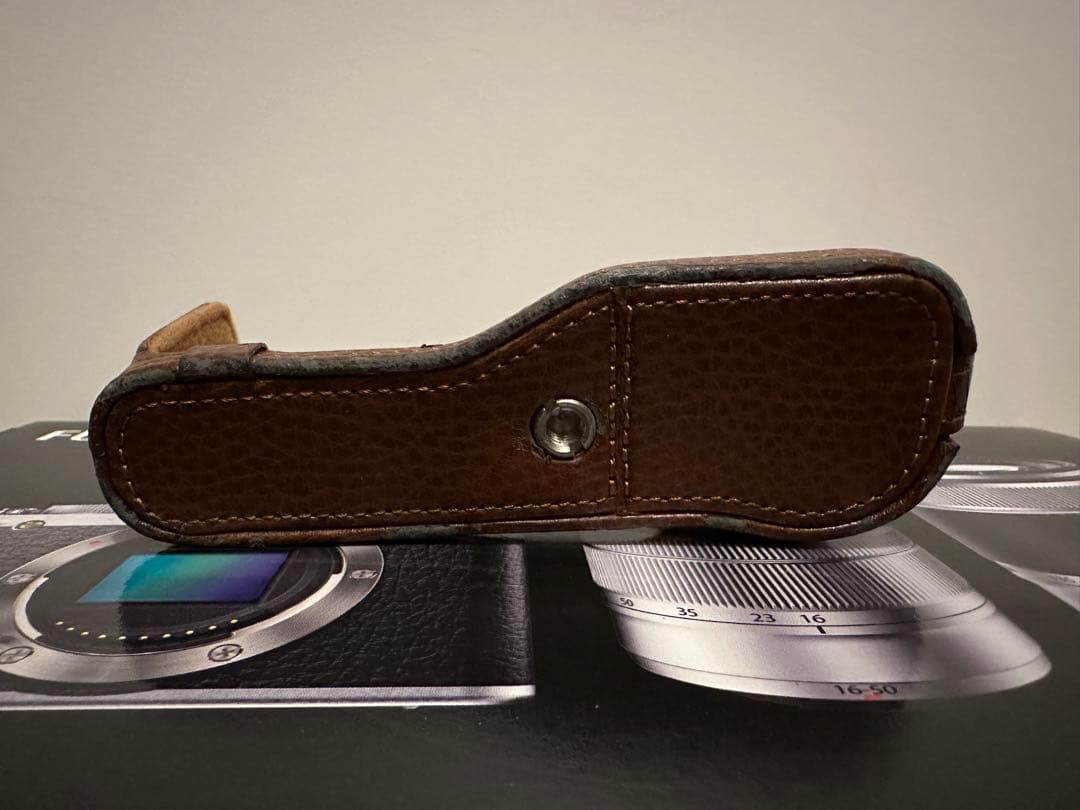 【美品】FUJIFILM X-A1 ダブルズームレンズキット ブラウン