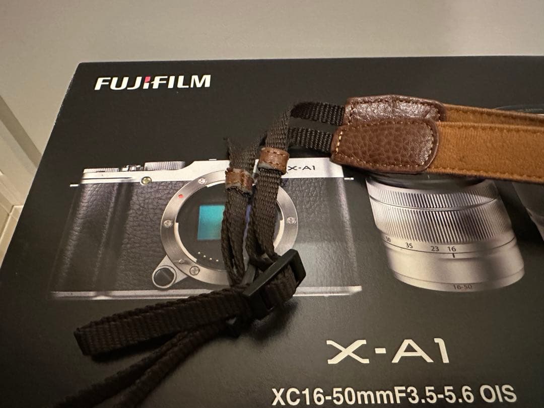 【美品】FUJIFILM X-A1 ダブルズームレンズキット ブラウン