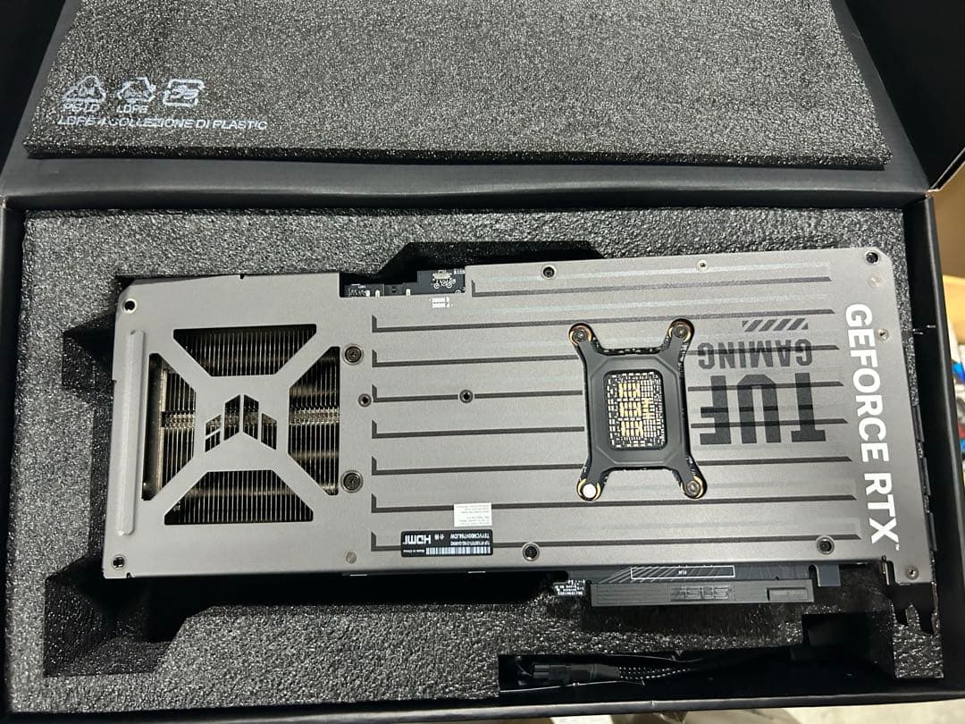 グラフィックボード・グラボ・ビデオカード ASUS TUF Gaming GeForce RTX 5070 Ti