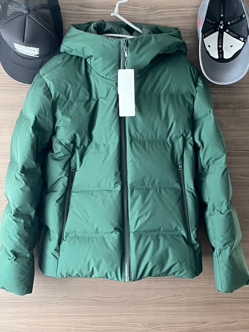 s*7様 【新品】　ユニクロ　シームレスダウンパーカー3Dカット　グリーン　Mサ