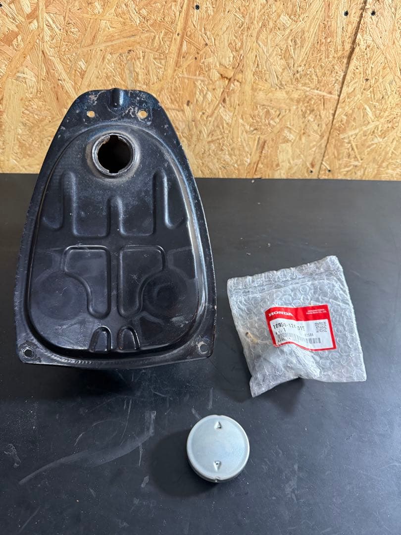 シャリー　純正タンク　新品コック　新品キャップ