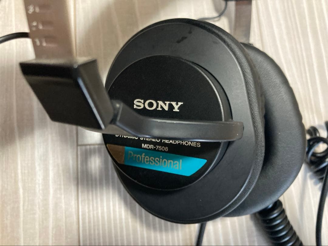 ヘッドホン　MDR-7506