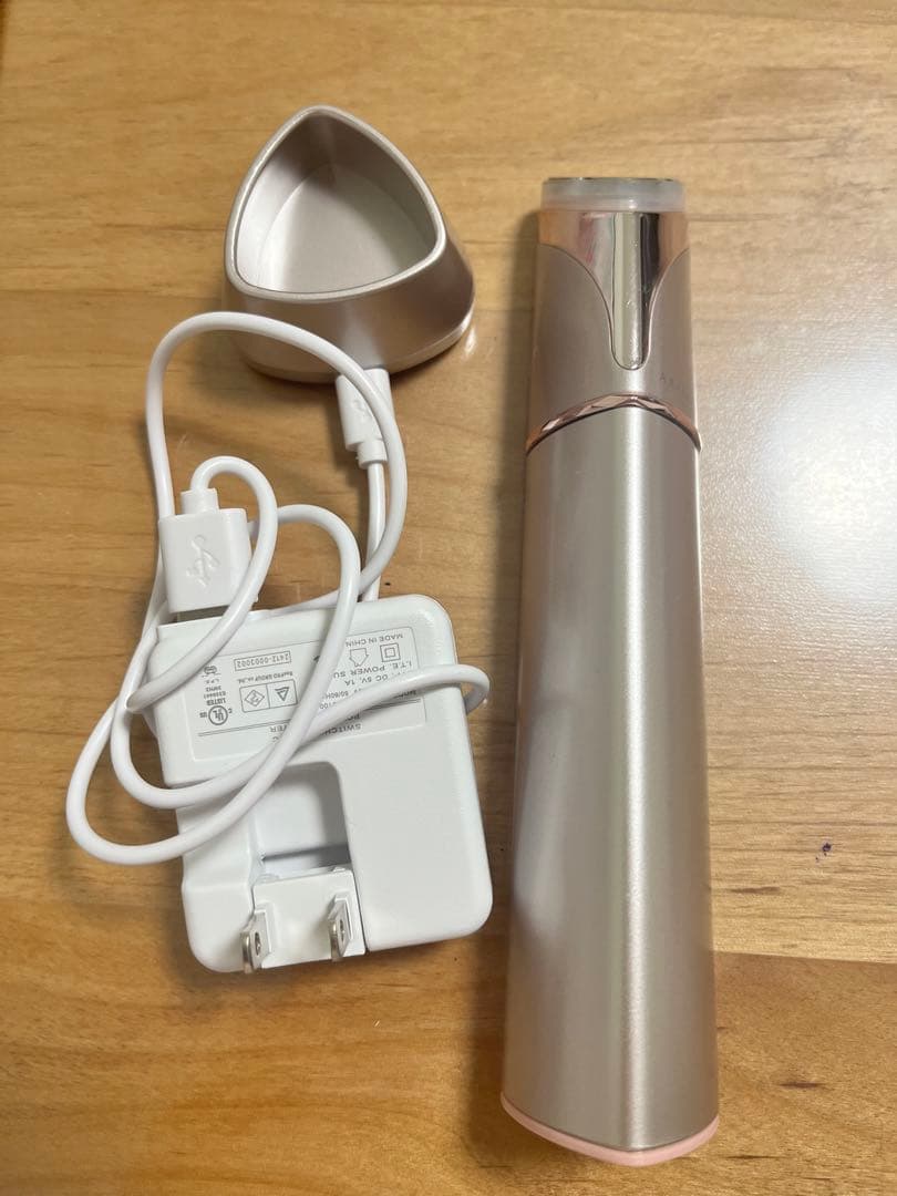 目元ケア 美顔器 | アクシージア メイト フォーアイズ