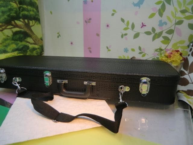 新品未使用(送料無料)11.980円　沖縄三線専用　肩紐付き一丁入ふかふかケース