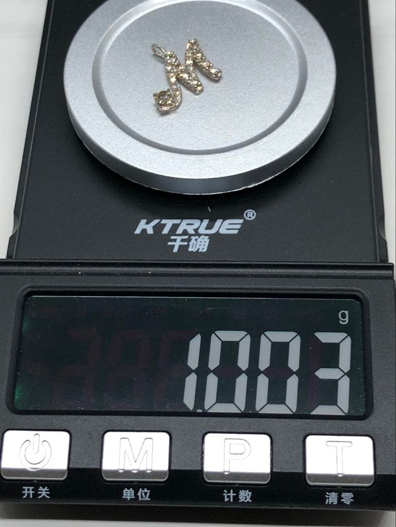 イニシャルM字型ダイヤモンドpt900ネックレストップ