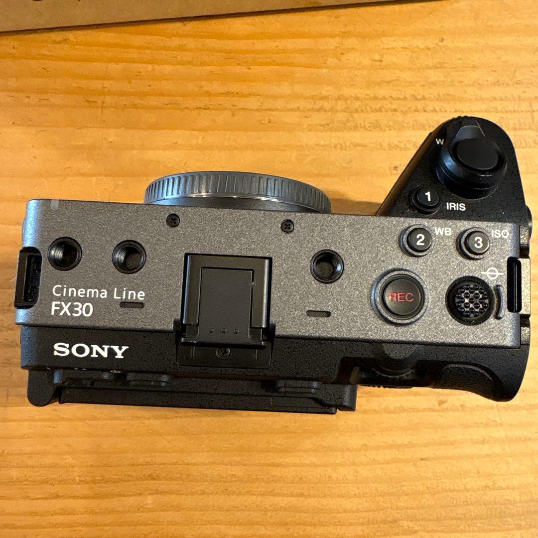 SONY FX30 ミラーレスカメラ バッテリー2個　その他
