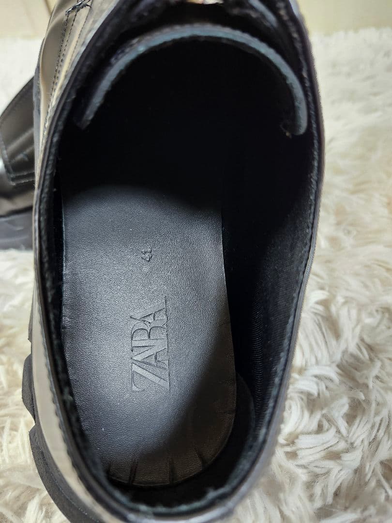 【美品】ZARA×vibram フロントジップレザーシューズ　ブラック