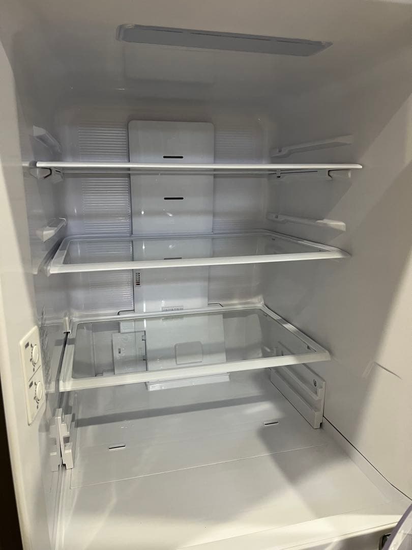 ✴︎専用✴︎プロフ必読様✴︎送料無料！美品☆ 日立　ノンフロン冷凍冷蔵庫　R-27NV