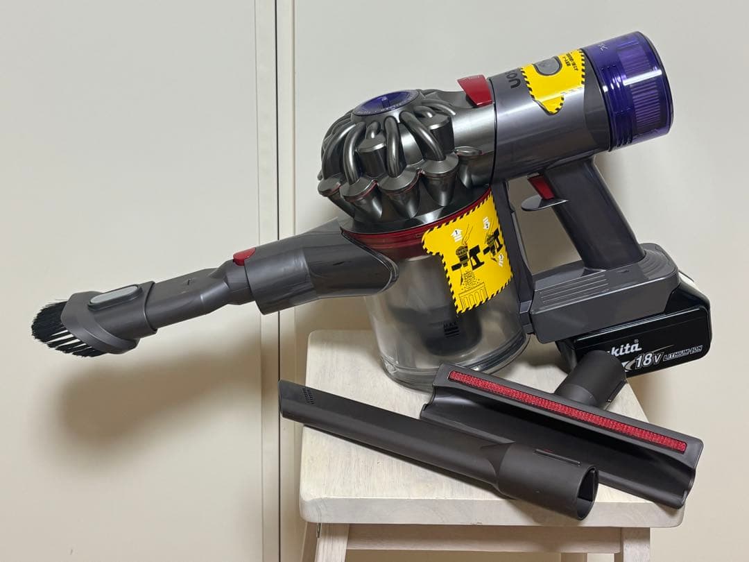 【美品】ダイソン SV10K マキタ18Vバッテリー仕様 ノズル3個付