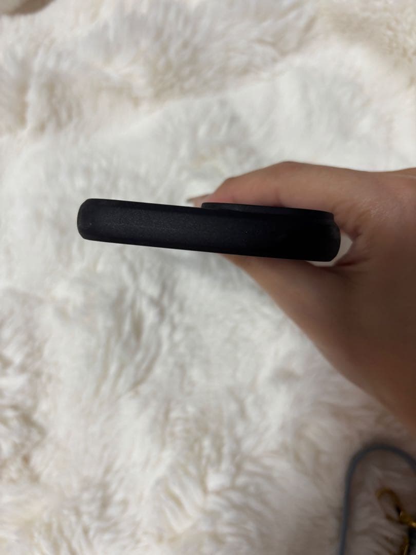 値下げPRADA サフィアーノトライアングル スマホショルダー iPhone15