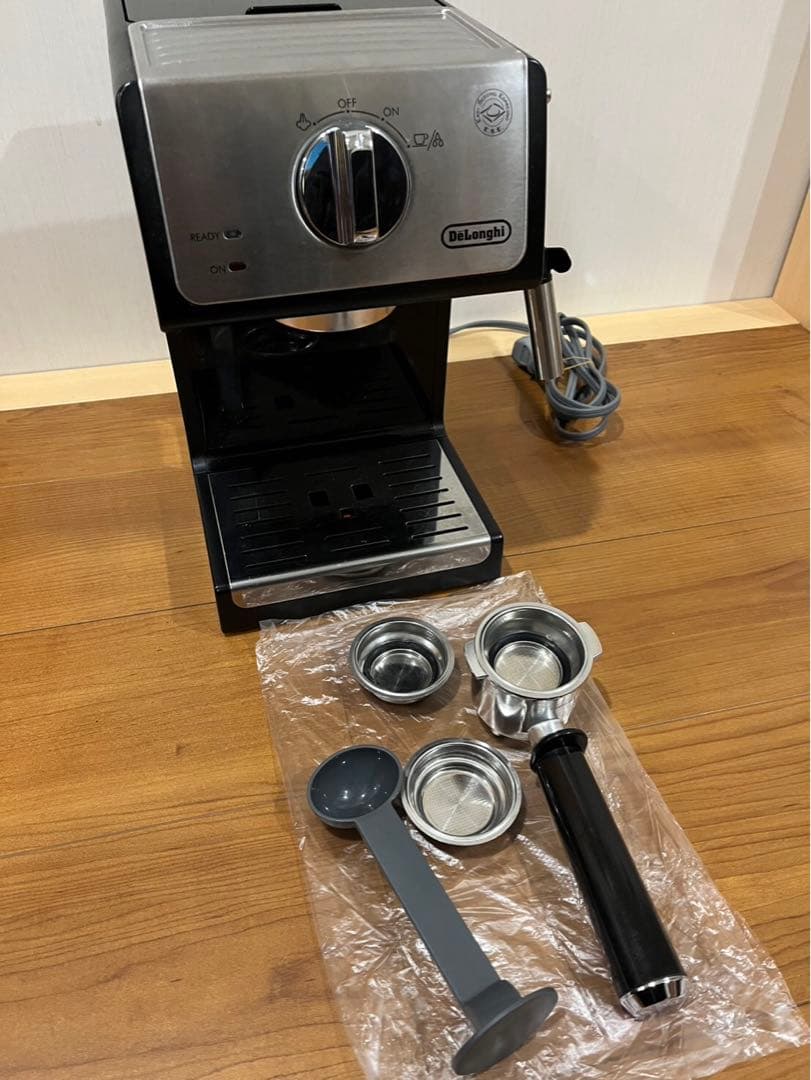 デロンギ　エスプレッソ・カプチーノメーカー ECP3220J-BK