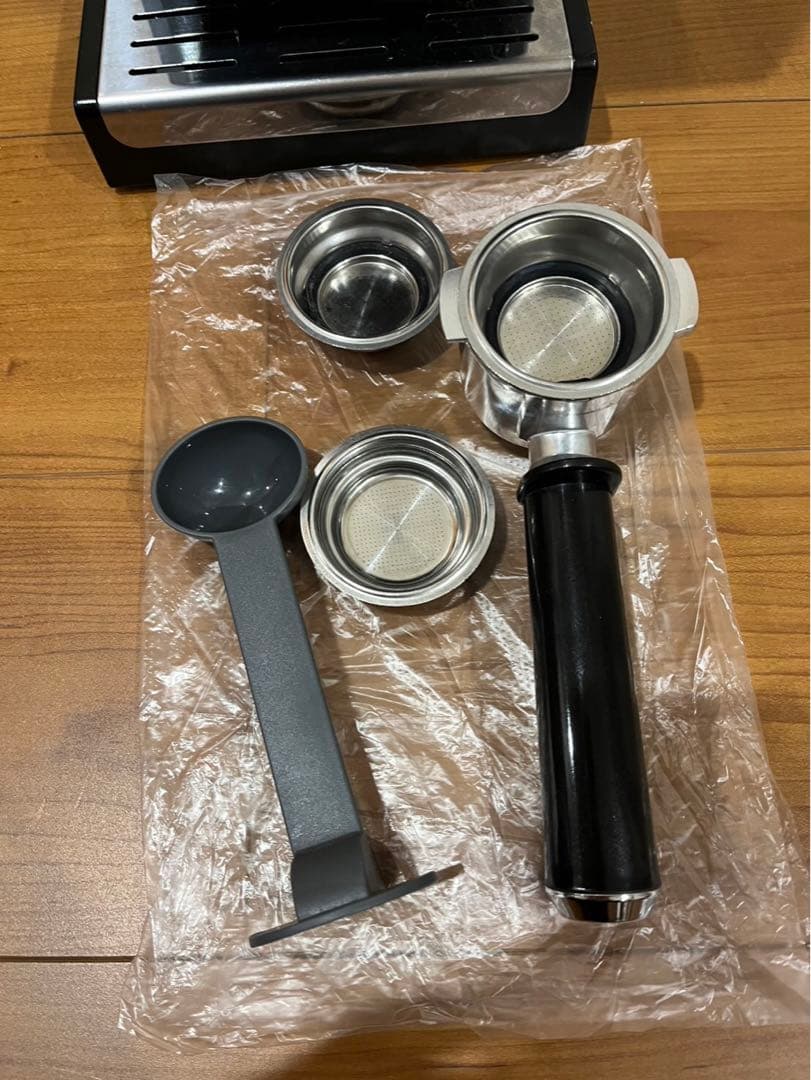 デロンギ　エスプレッソ・カプチーノメーカー ECP3220J-BK