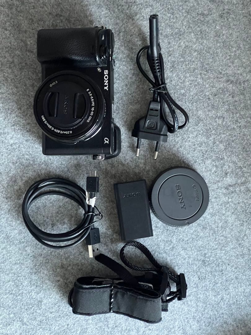 SONY α6300 ミラーレスカメラ 本体と付属品