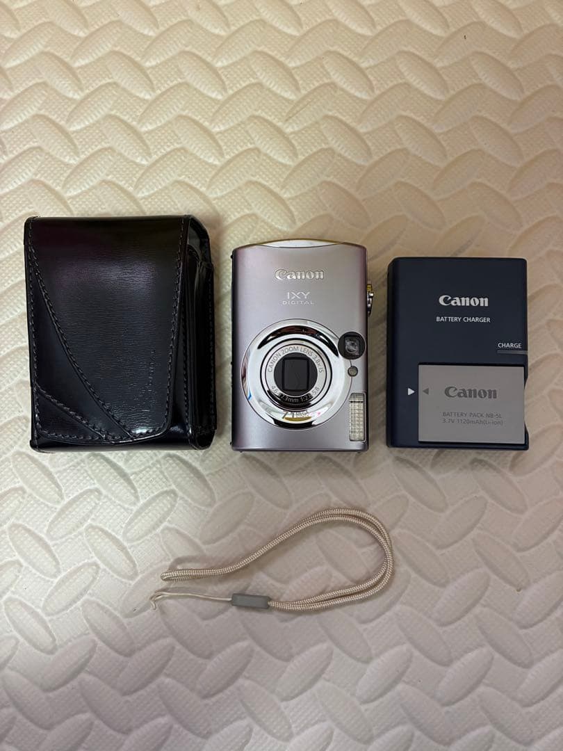 美品純正ケース付き　canon&キャノン　ixy900is デジタルカメラ