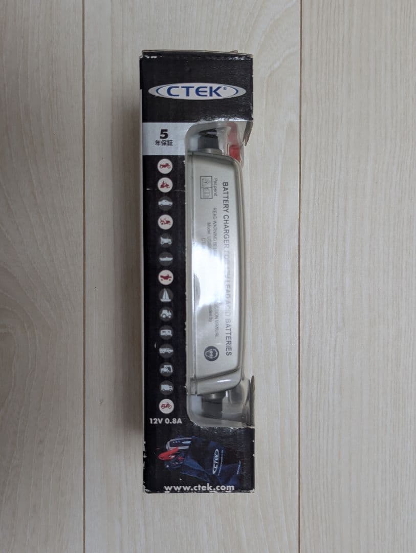 ［未使用］CTEK JS 800 12V バッテリーチャージャー