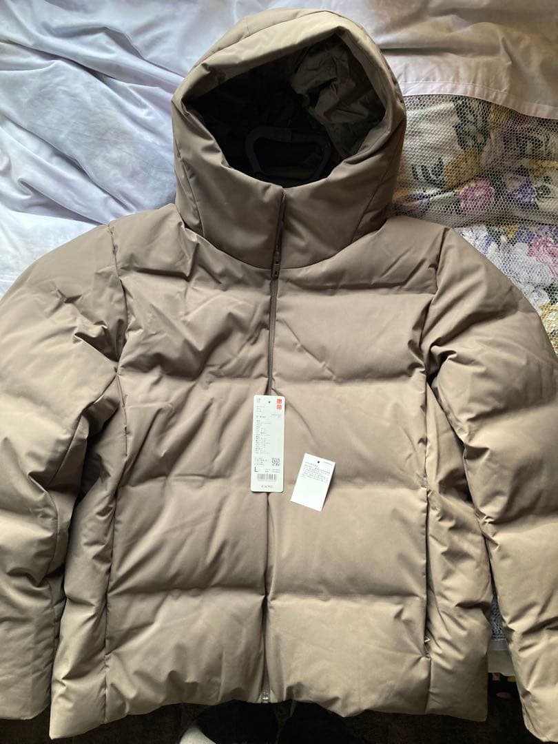 ユニクロ　 シームレスダウンパーカ　新品