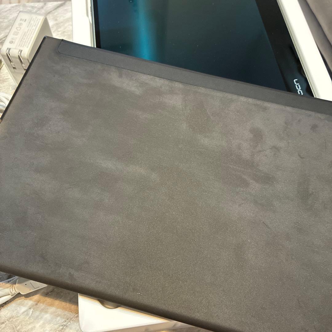 【美品】 INNOCN モバイルモニター 本体 4K 高画質 タッチ操作対応