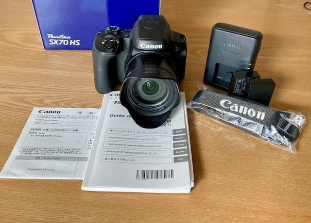 Canon PowerShot SX70 HS 本体と付属品