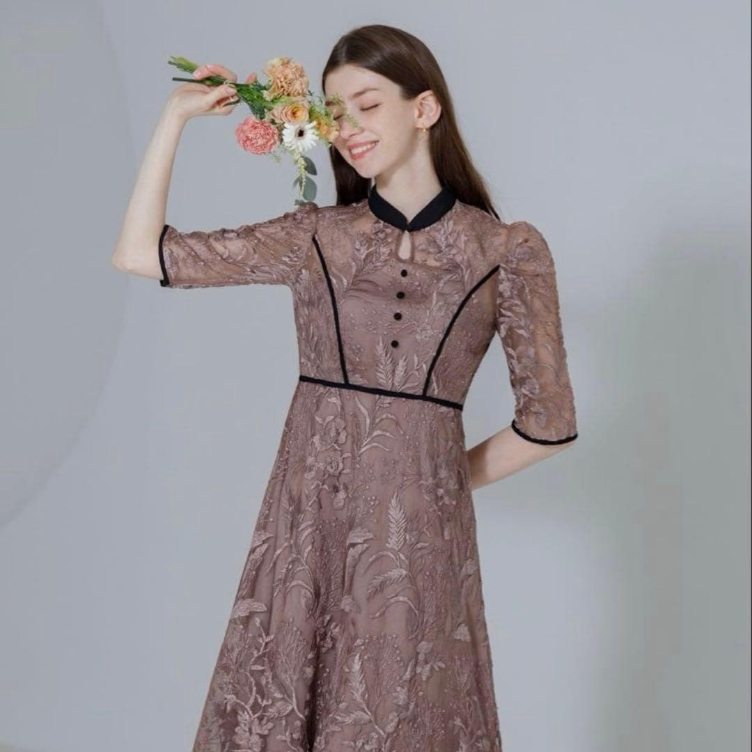 花柄刺繍レースチュールパフスリーブ　ワンピース　ドレス　leja