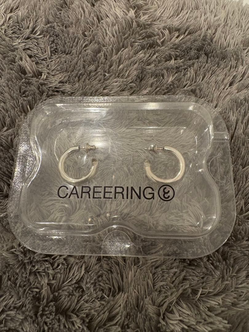 CAREERING シルバーフープピアス