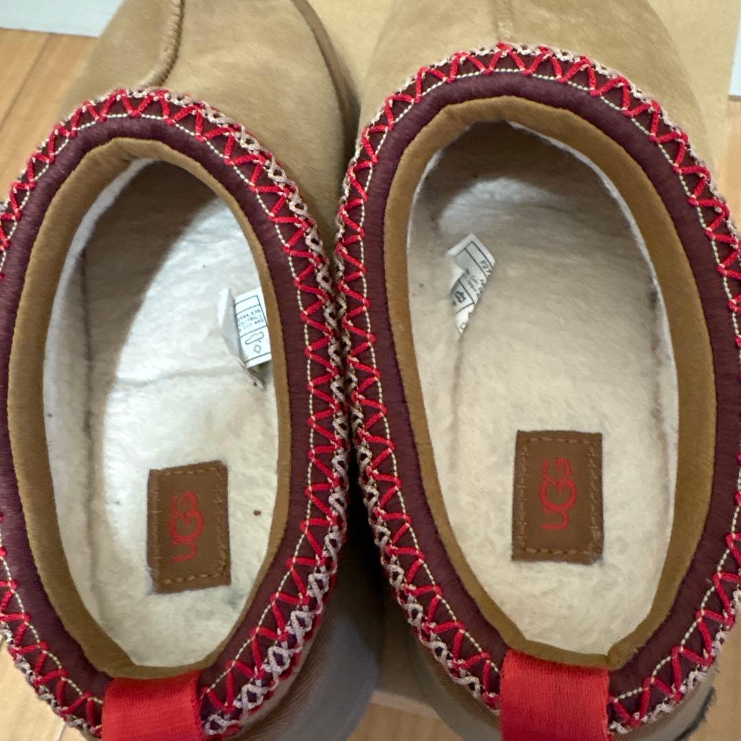 UGG TAZZサボサンダルスリッポン24cm目立つ汚れなし