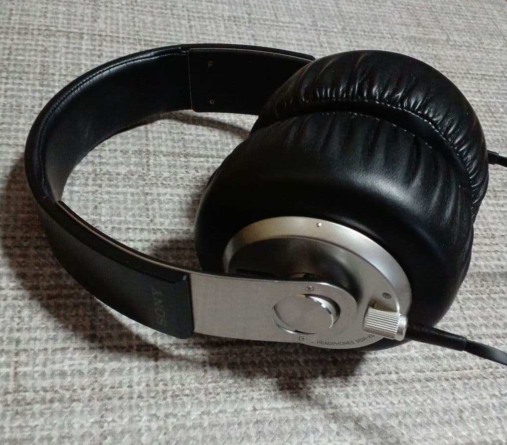 ソニー　SONY　ヘッドフォンMDR-XB700　EXTRA BASS