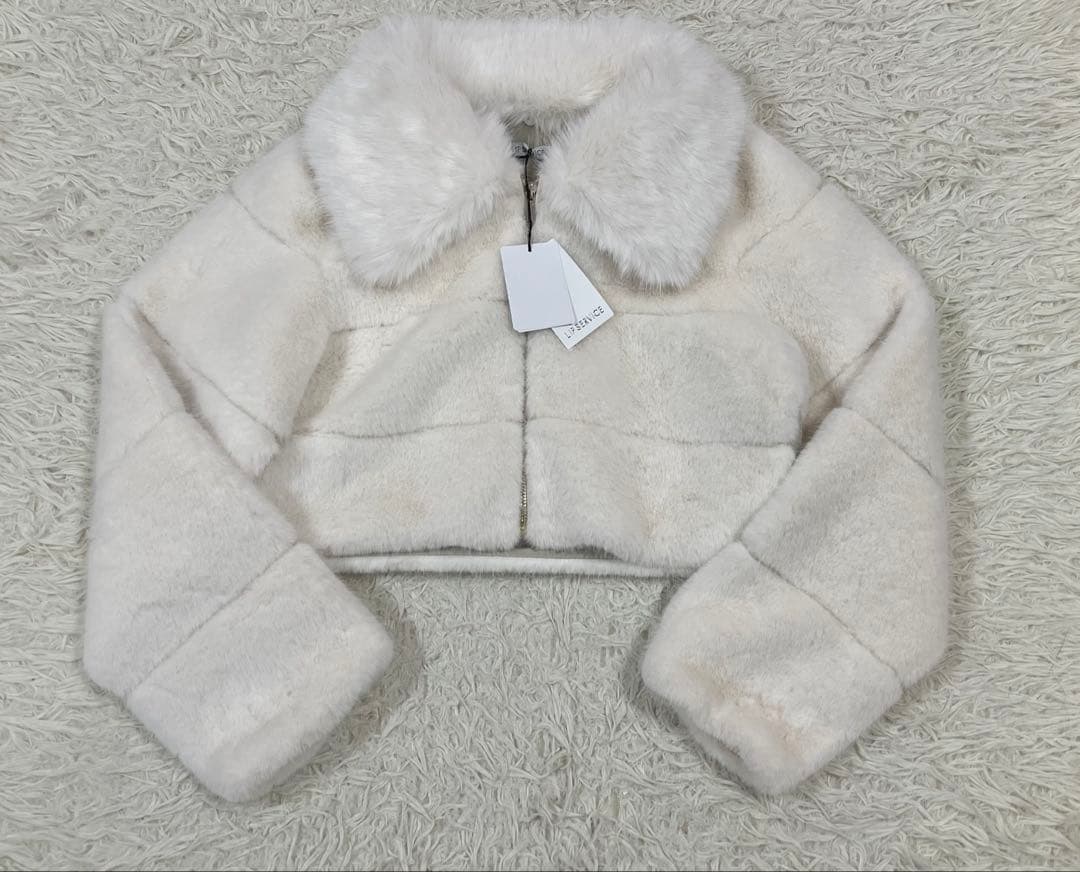 新品タグ付き　LIP SERVICE 2wayカラーショートファージャケット