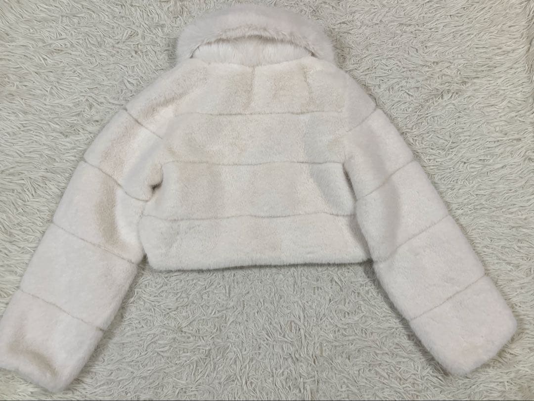 新品タグ付き　LIP SERVICE 2wayカラーショートファージャケット