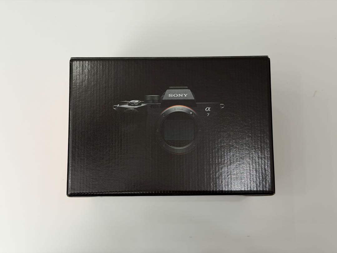 【超美品】SONY α7 IV ILCE-7M4 シャッター637回 ミラーレス