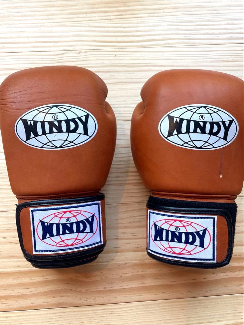 【美品】WINDY キックボクシンググローブ 14oz ブラウン